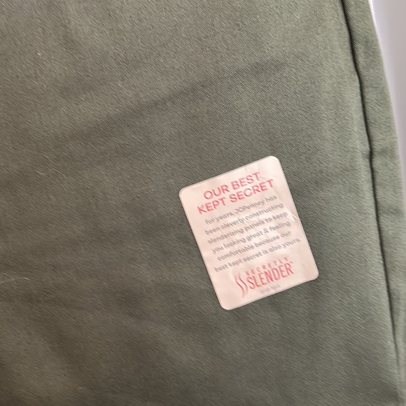 St John’s Bay Capri / NWT - Picture 3 of 10